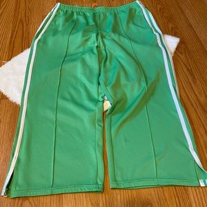 Women’s Athletic Works X-Large Green with White Stripe Pants